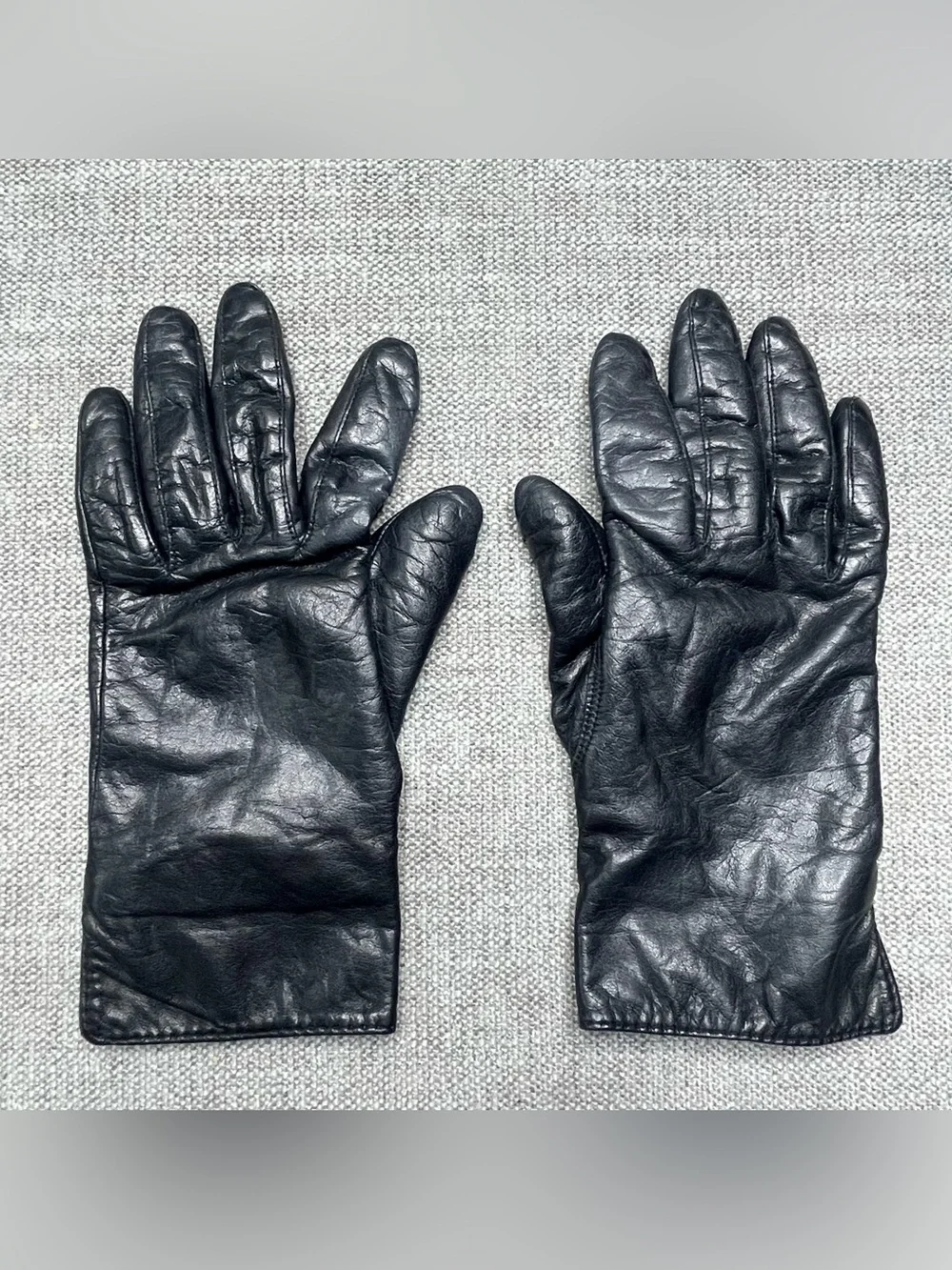 Petite Sophisticate Vintage Leather Black Gloves